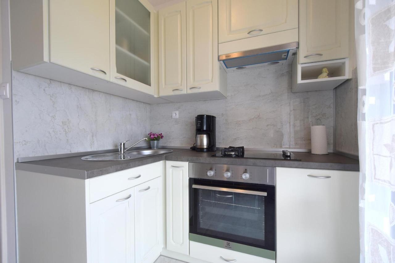 Apartment Biserka Malinska Esterno foto