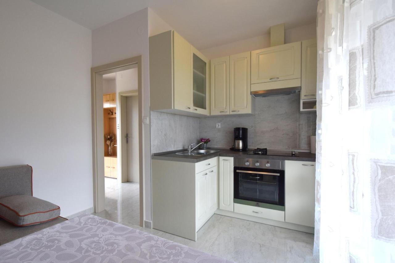 Apartment Biserka Malinska Esterno foto