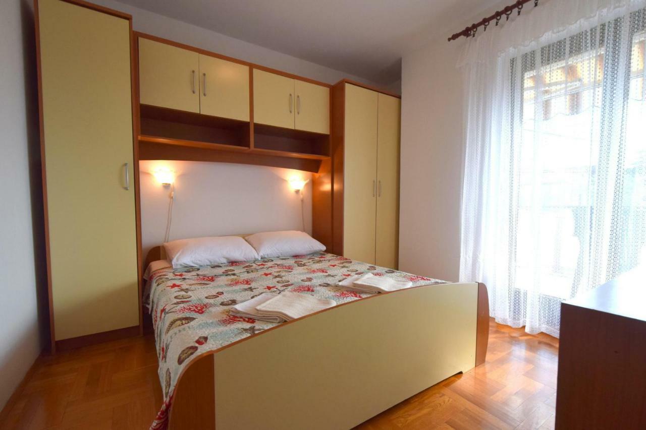 Apartment Biserka Malinska Esterno foto