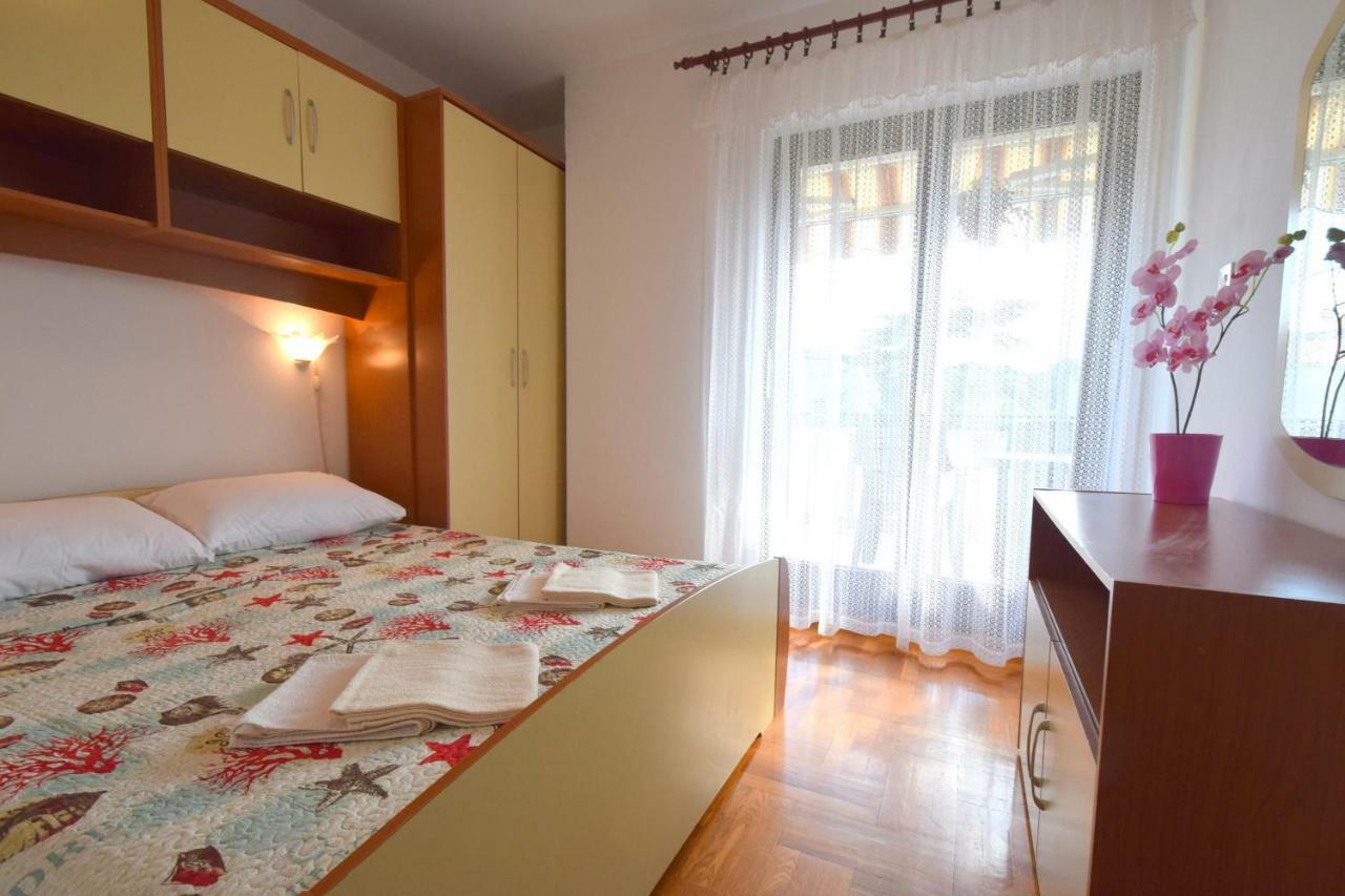 Apartment Biserka Malinska Esterno foto
